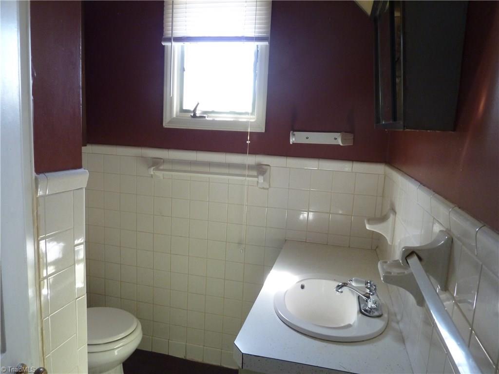 910 Hickory Chapel Road High Point, NC 27260 - Photo 15 of 20 Gallery Image 15
