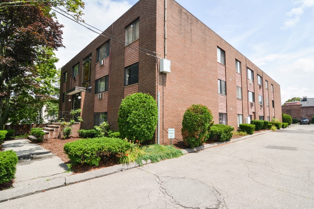 9 Ryder Street, Unit 15 Arlington, MA 02476 - Photo 22 of 24