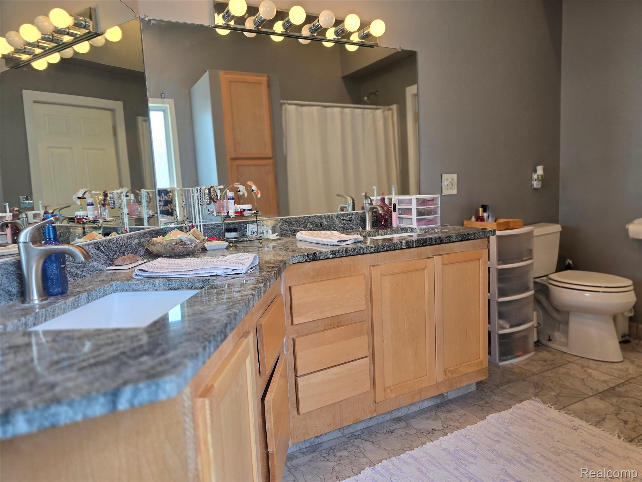 135 North Haven Street Novi, MI 48377 - Photo 21 of 36 20.jpg