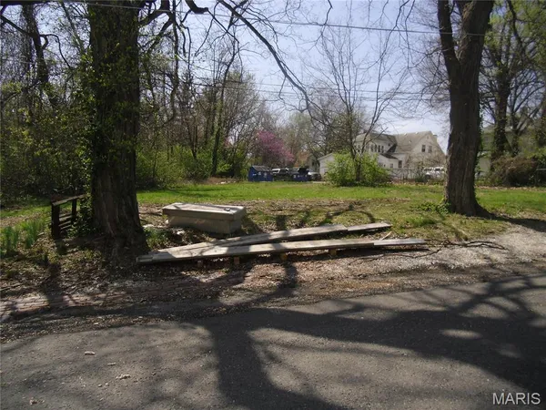 $5,000 | 6 North 95th Street, Belleville, IL 62223