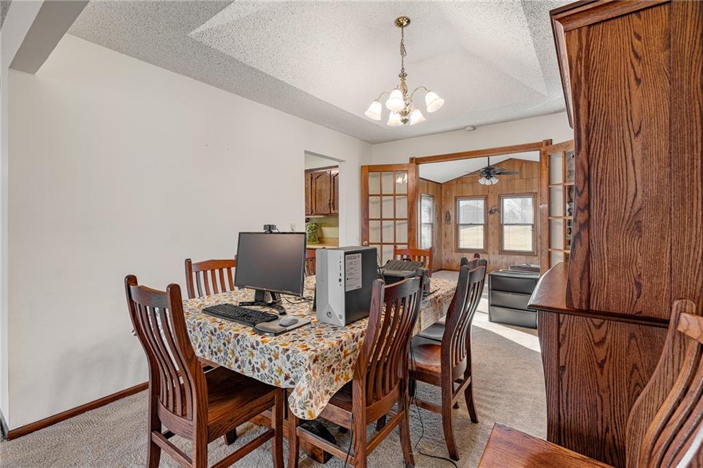 8636 Cedar Niles Road Lenexa, KS 66227 - Photo 11 of 57