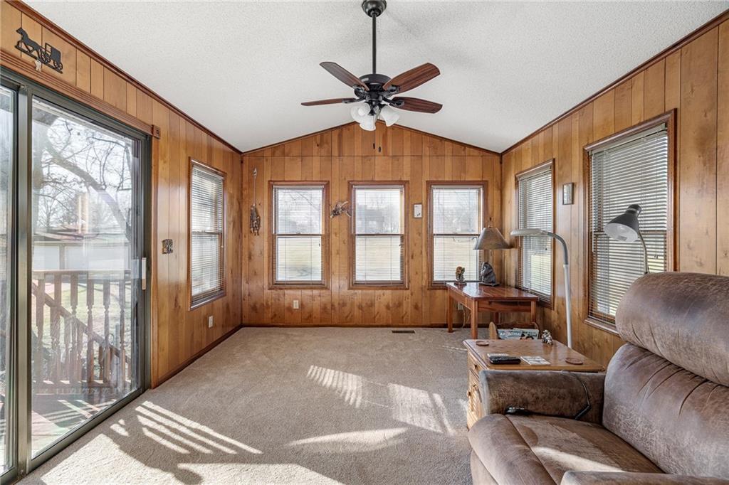 8636 Cedar Niles Road Lenexa, KS 66227 - Photo 13 of 57