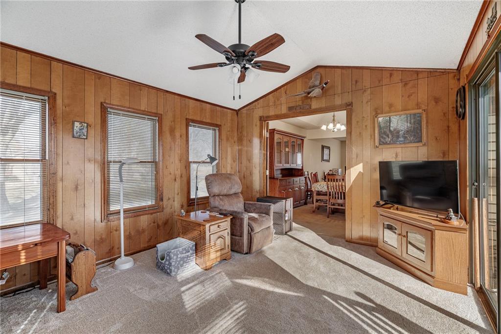 8636 Cedar Niles Road Lenexa, KS 66227 - Photo 14 of 57