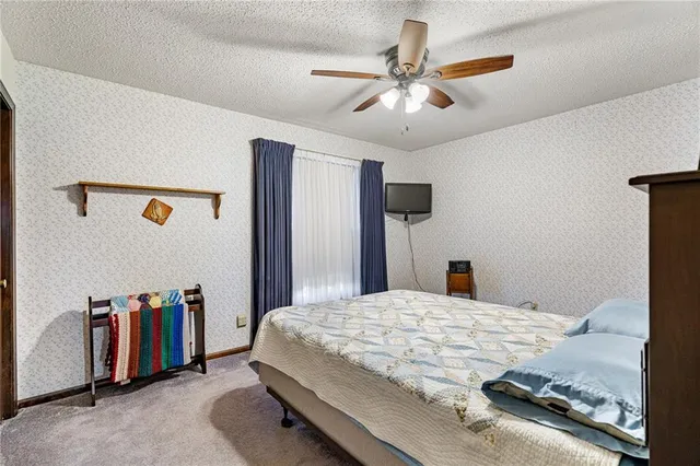 $475,000 | 8636 Cedar Niles Road, Lenexa, KS 66227