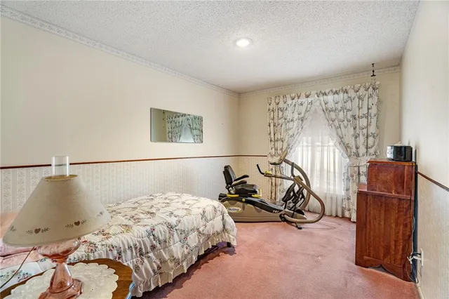 $475,000 | 8636 Cedar Niles Road, Lenexa, KS 66227