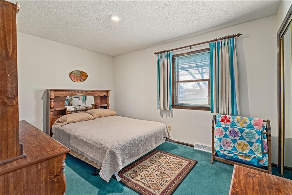 8636 Cedar Niles Road Lenexa, KS 66227 - Photo 21 of 57