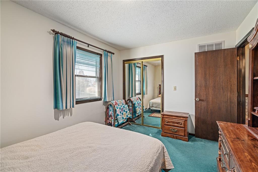 8636 Cedar Niles Road Lenexa, KS 66227 - Photo 22 of 57