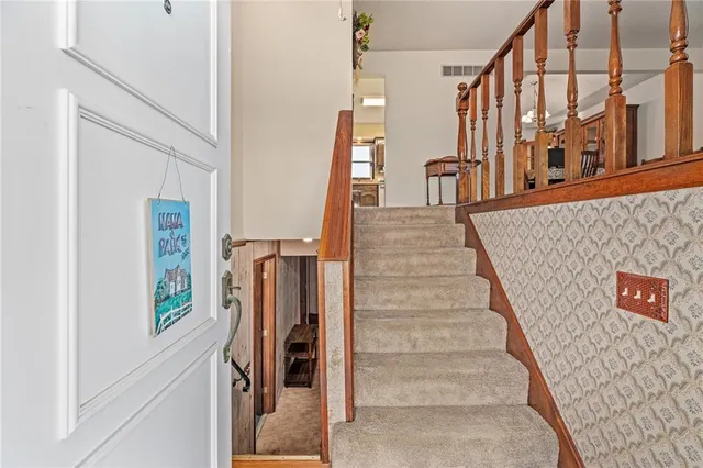 $475,000 | 8636 Cedar Niles Road, Lenexa, KS 66227