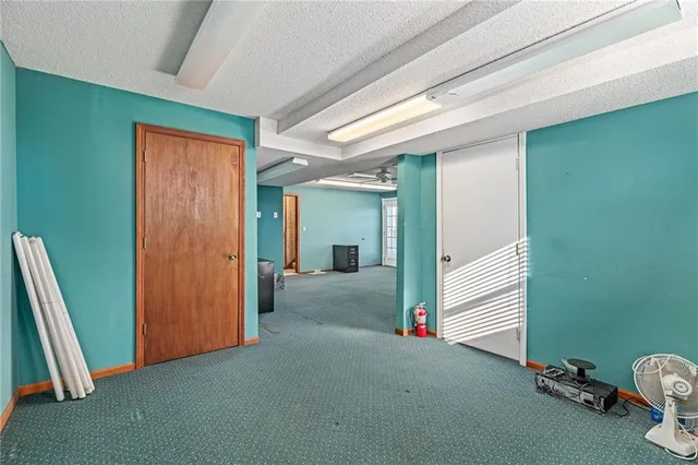 $475,000 | 8636 Cedar Niles Road, Lenexa, KS 66227