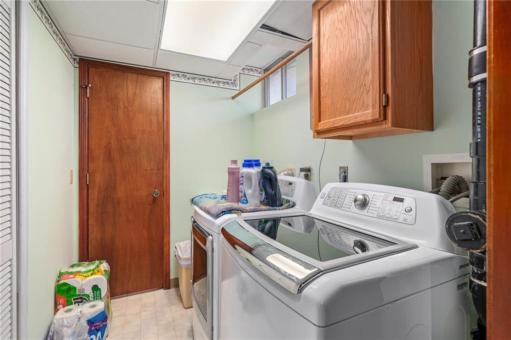 8636 Cedar Niles Road Lenexa, KS 66227 - Photo 35 of 57