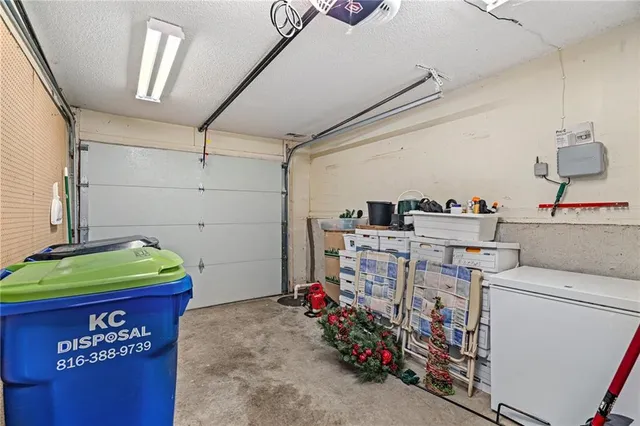 $475,000 | 8636 Cedar Niles Road, Lenexa, KS 66227