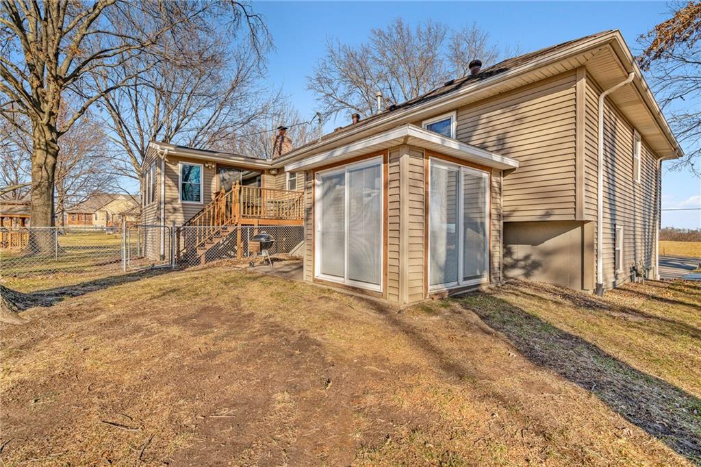 8636 Cedar Niles Road Lenexa, KS 66227 - Photo 37 of 57