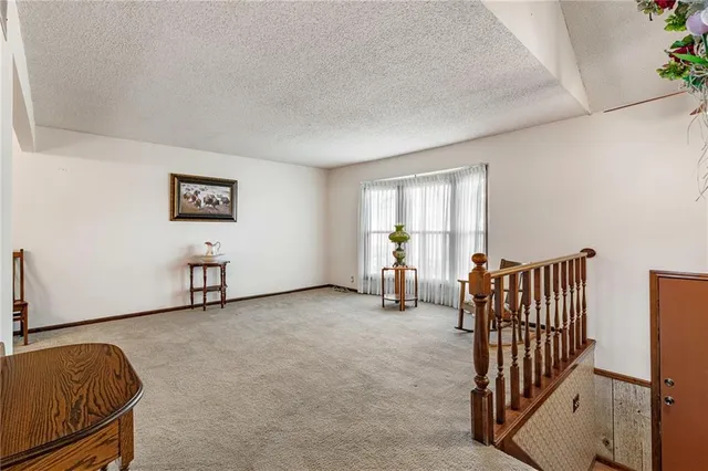 $475,000 | 8636 Cedar Niles Road, Lenexa, KS 66227