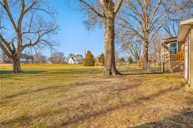 $475,000 | 8636 Cedar Niles Road, Lenexa, KS 66227