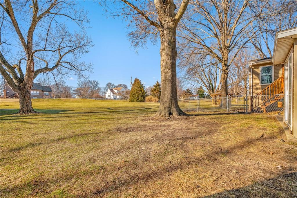 8636 Cedar Niles Road Lenexa, KS 66227 - Photo 47 of 57