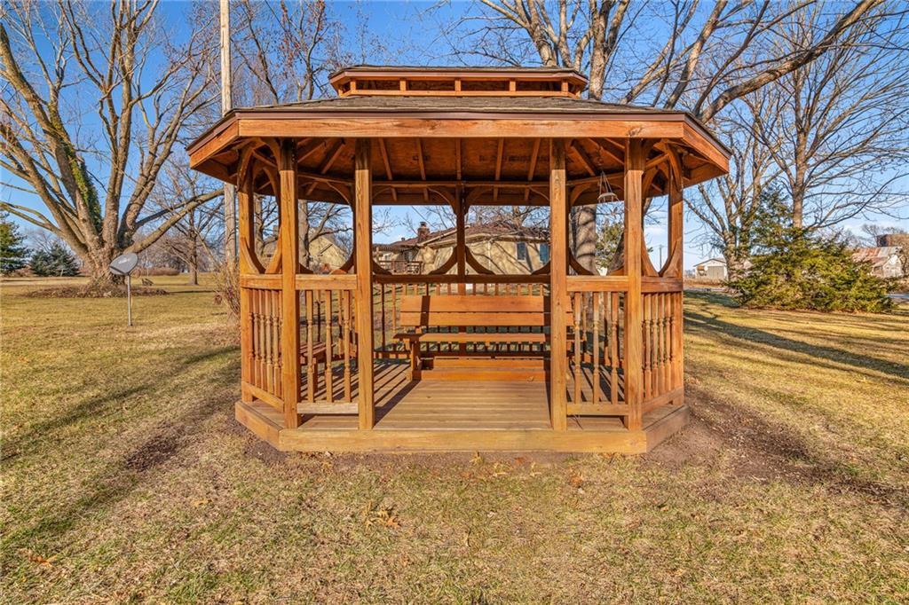 8636 Cedar Niles Road Lenexa, KS 66227 - Photo 52 of 57