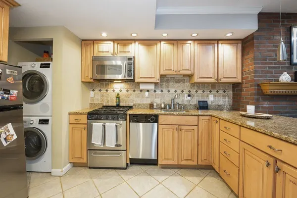 $4,000 | 271 Beacon Street, Unit A, Boston, MA 02116