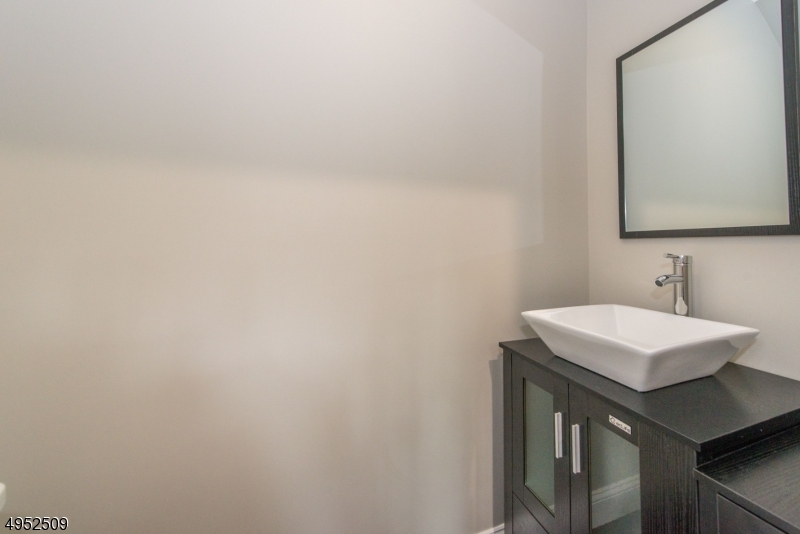 38 Buttonwood Road, Unit 38 Essex Fells, NJ 07021 - Photo 9 of 19