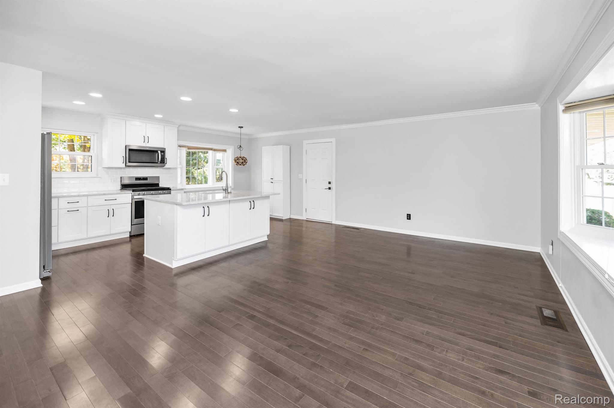 373 Bellarmine Drive Rochester, MI 48309 - Photo 2 of 15 Open Concept Main Floor
