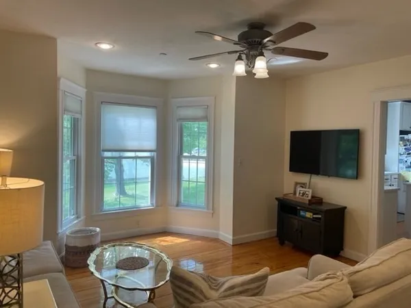 $3,200 | 65 South Street, Unit 2, Westborough, MA 01581