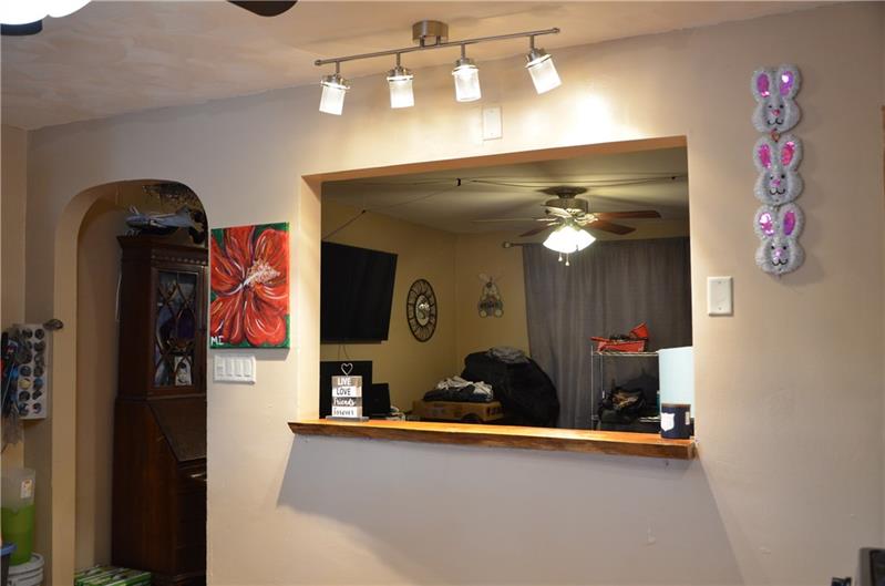 2288 Freeport Road Pittsburgh, PA 15238 - Photo 5 of 18 beautiful live edge counter ledge