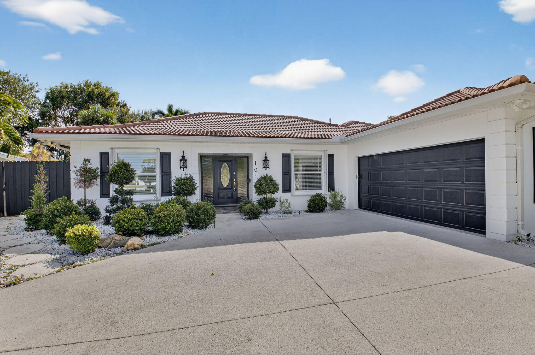 1012 West Camino Real Boca Raton, FL 33486 - Photo 3 of 38 3-web-or-mls-DSC_9679