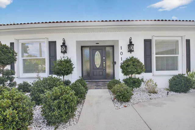 $6,500 | 1012 West Camino Real, Boca Raton, FL 33486