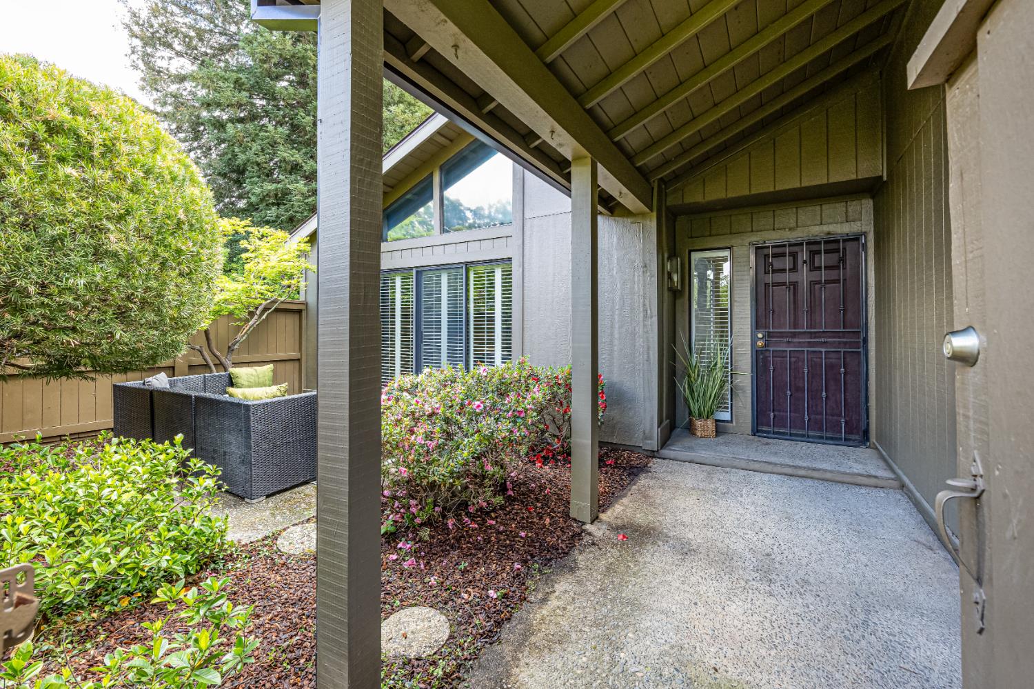 413 East Ranch Road Sacramento, CA 95825 - Photo 1 of 42