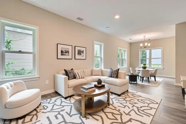 $359,900 | 120 Case Avenue East, St. Paul, MN 55117