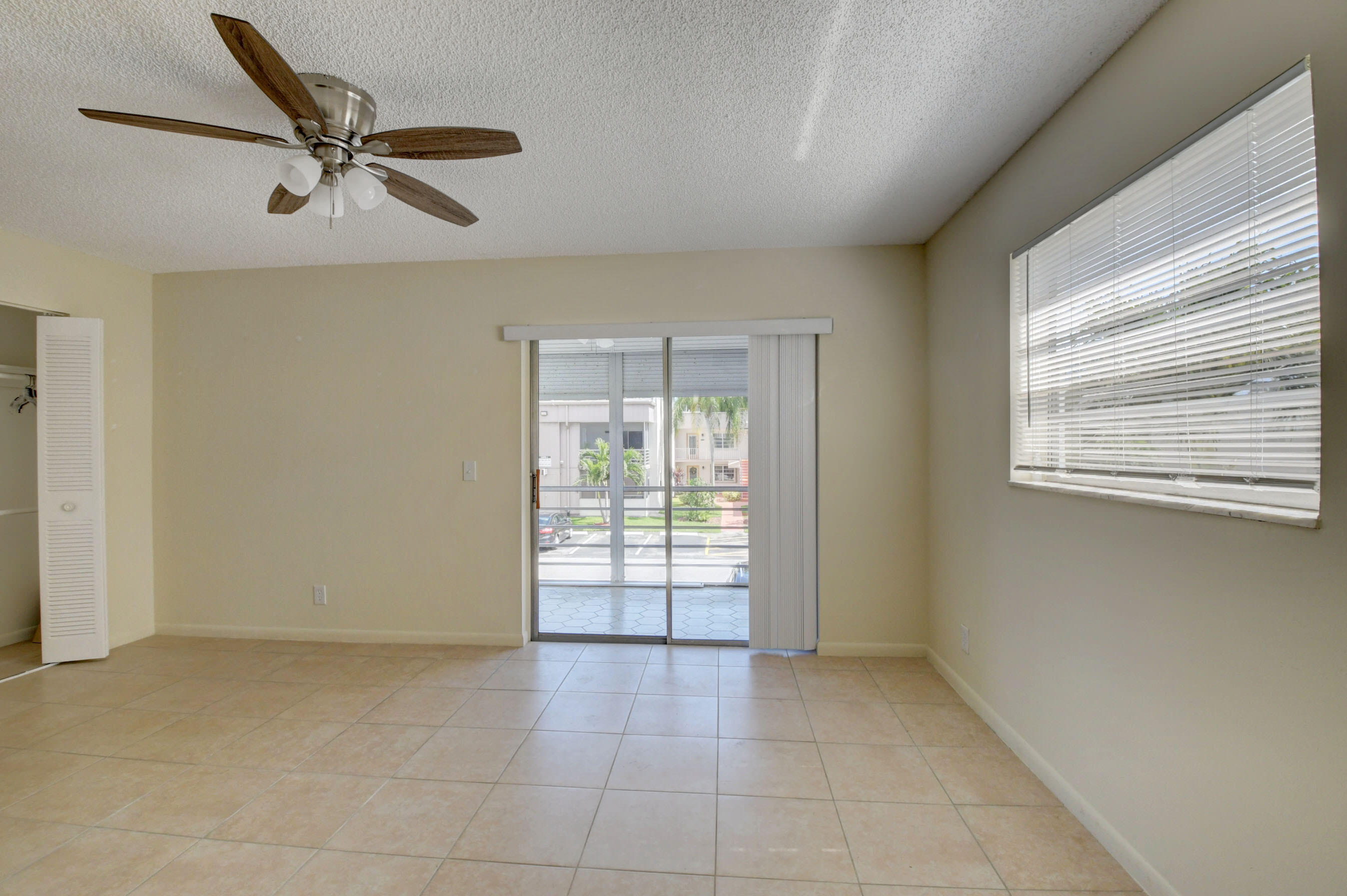 330 Capri G Delray Beach, FL 33484 - Photo 15 of 54 DSC_8749_50_51_52_53