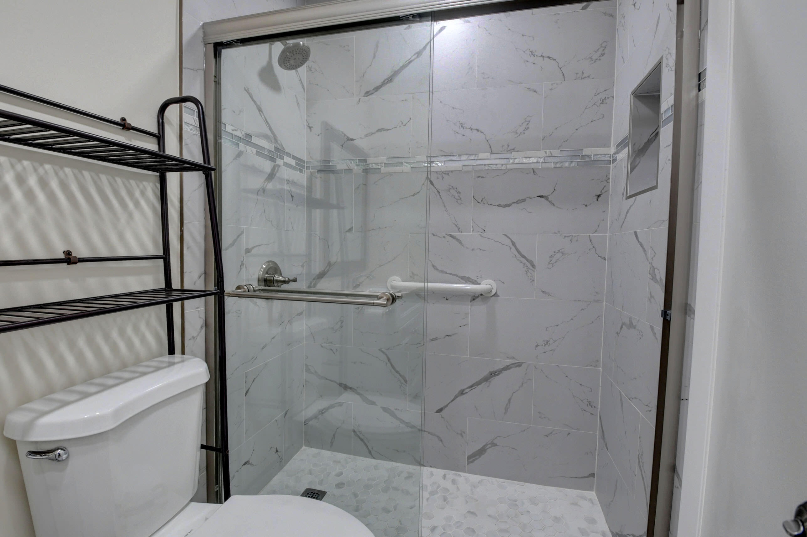 330 Capri G Delray Beach, FL 33484 - Photo 19 of 54 DSC_8769_70_71_72_73