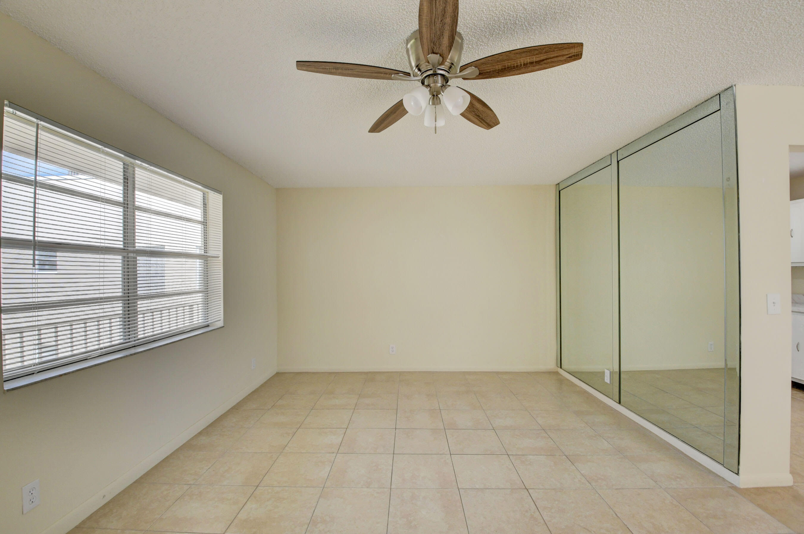 330 Capri G Delray Beach, FL 33484 - Photo 6 of 54 DSC_8699_700_701_702_703