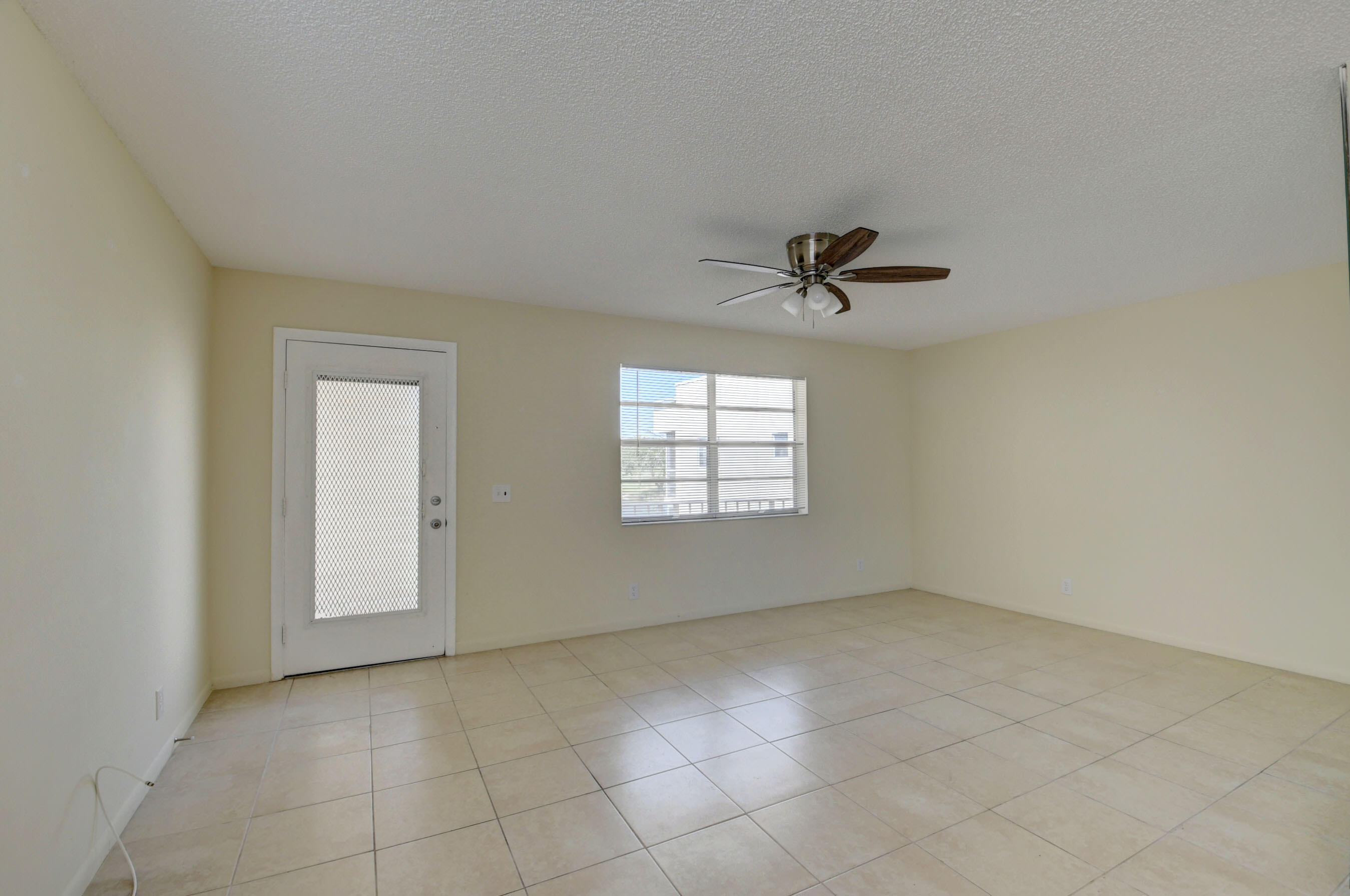 330 Capri G Delray Beach, FL 33484 - Photo 7 of 54 DSC_8704_5_6_7_8
