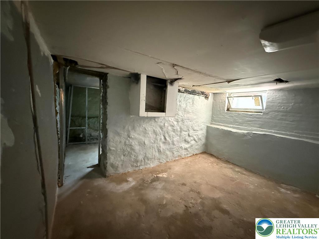 445 Washington Street Allentown, PA 18102 - Photo 27 of 27 a view of an empty room with a window