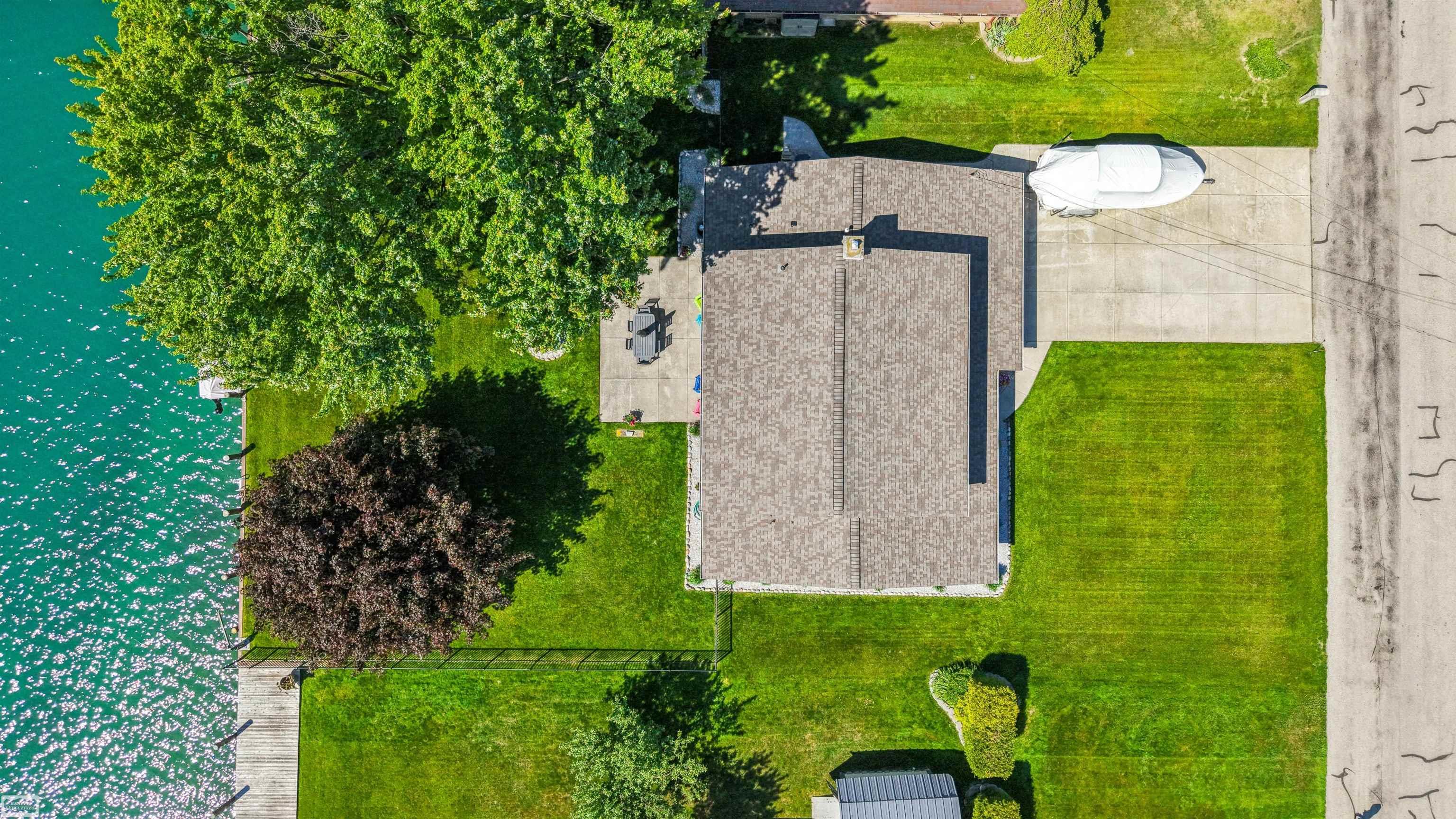 7253 Flamingo Road Algonac, MI 48001 - Photo 9 of 46