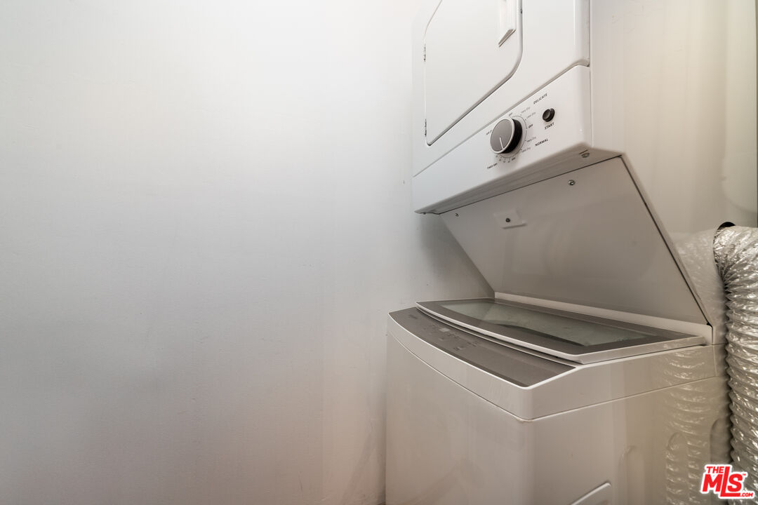 933 17th Street, Unit 14 Santa Monica, CA 90403 - Photo 25 of 29