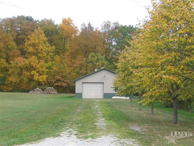 18828 Madden Road Churubusco, IN 46723 - Photo 3 of 30 Gallery Image 3