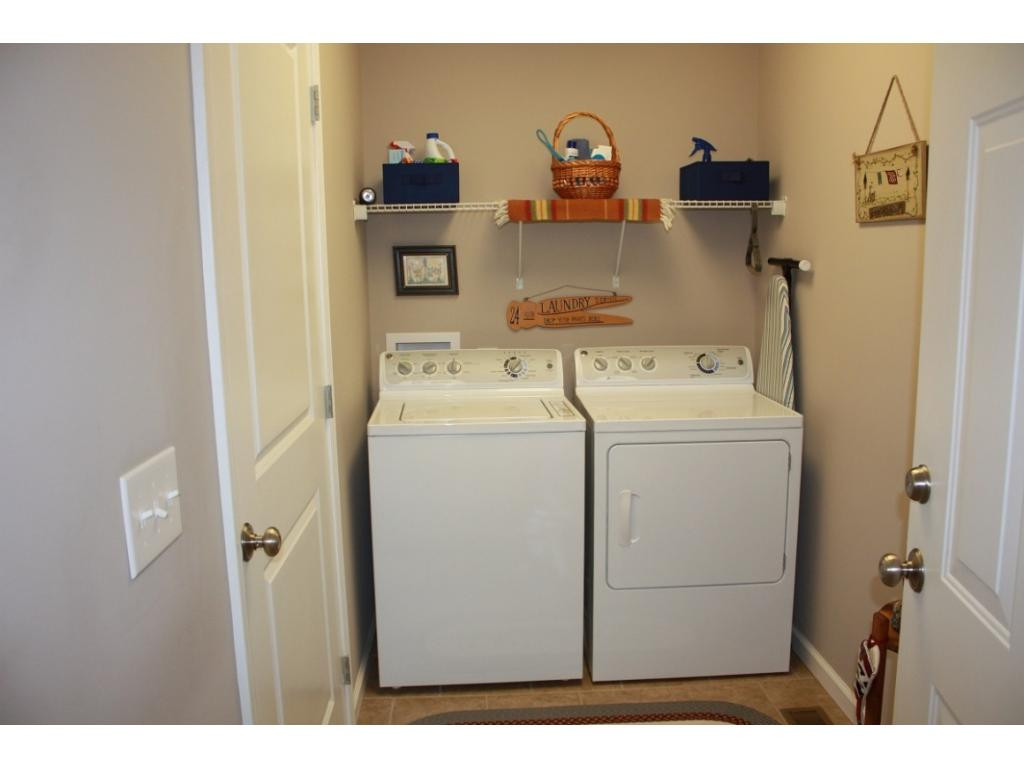 468 Airport Road Elizabethton, TN 37643 - Photo 11 of 27 Laundry