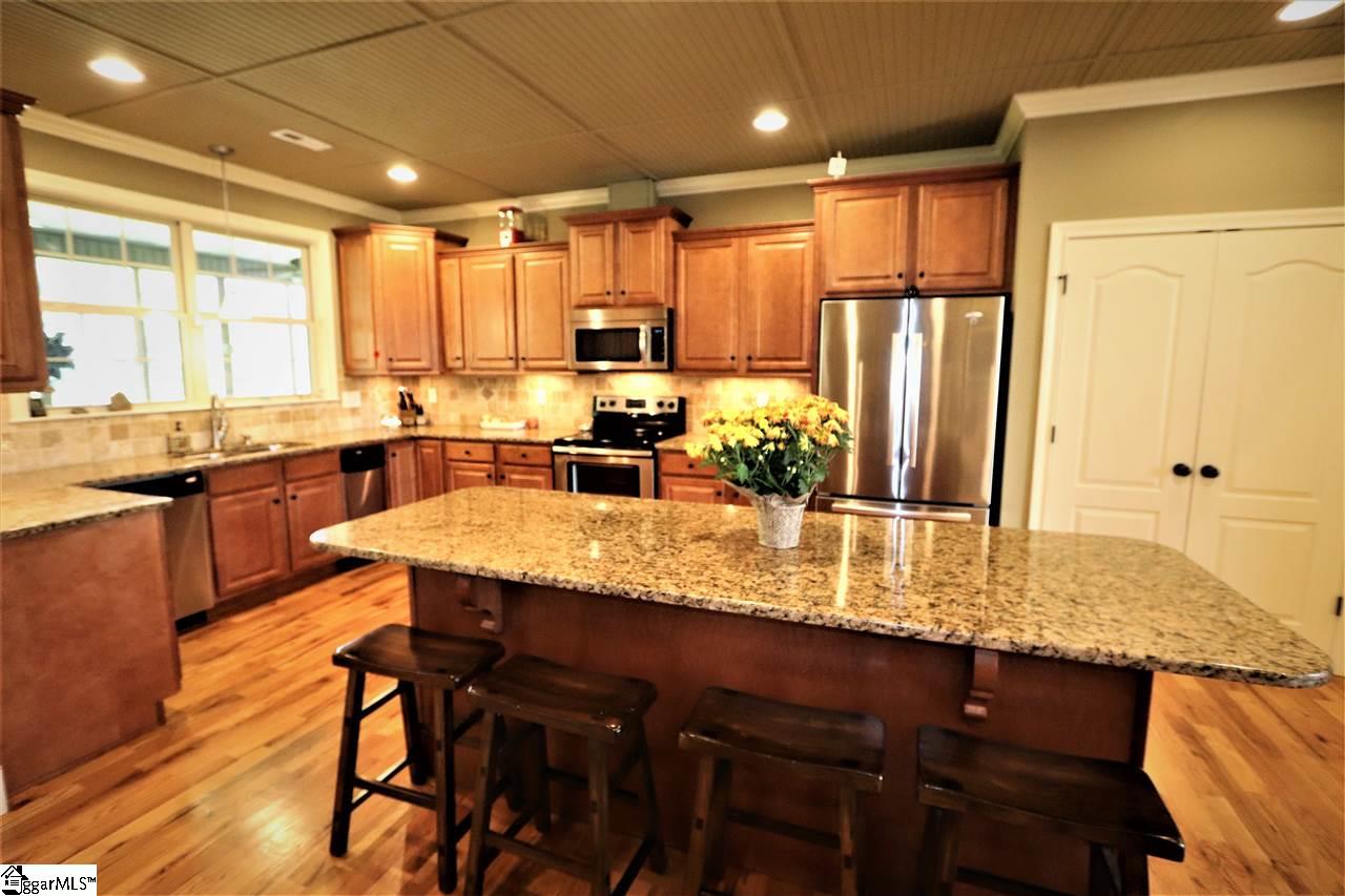 140 Fox Farm Way Greer, SC 29651 - Photo 7 of 36 Gallery Image 7