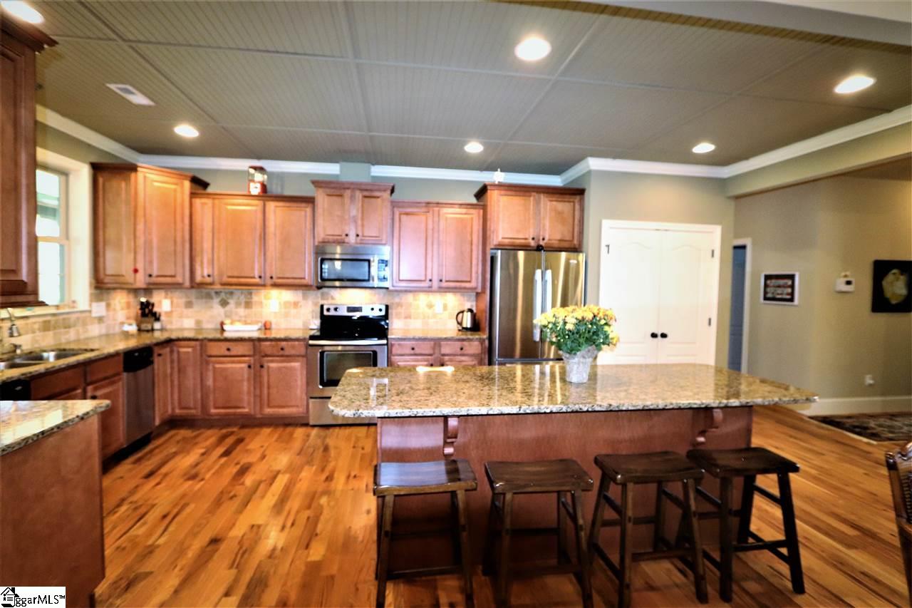 140 Fox Farm Way Greer, SC 29651 - Photo 10 of 36 Gallery Image 10