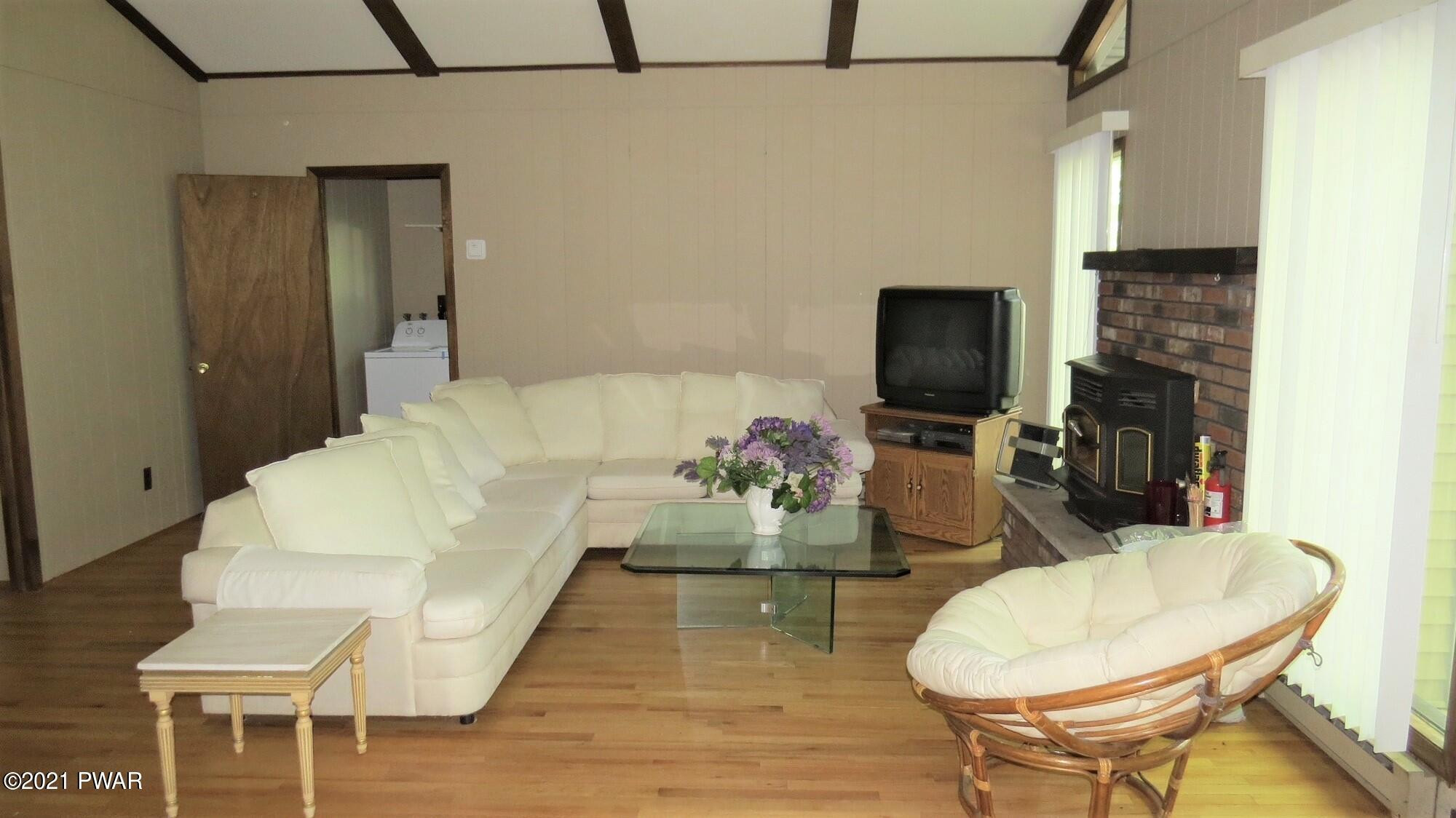 128 Rodeo Drive Hawley, PA 18428 - Photo 3 of 18