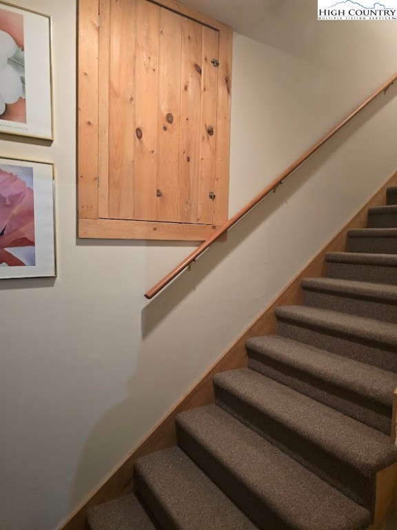 979 Wagon Road Warrensville, NC 28693 - Photo 40 of 50 a view of entryway