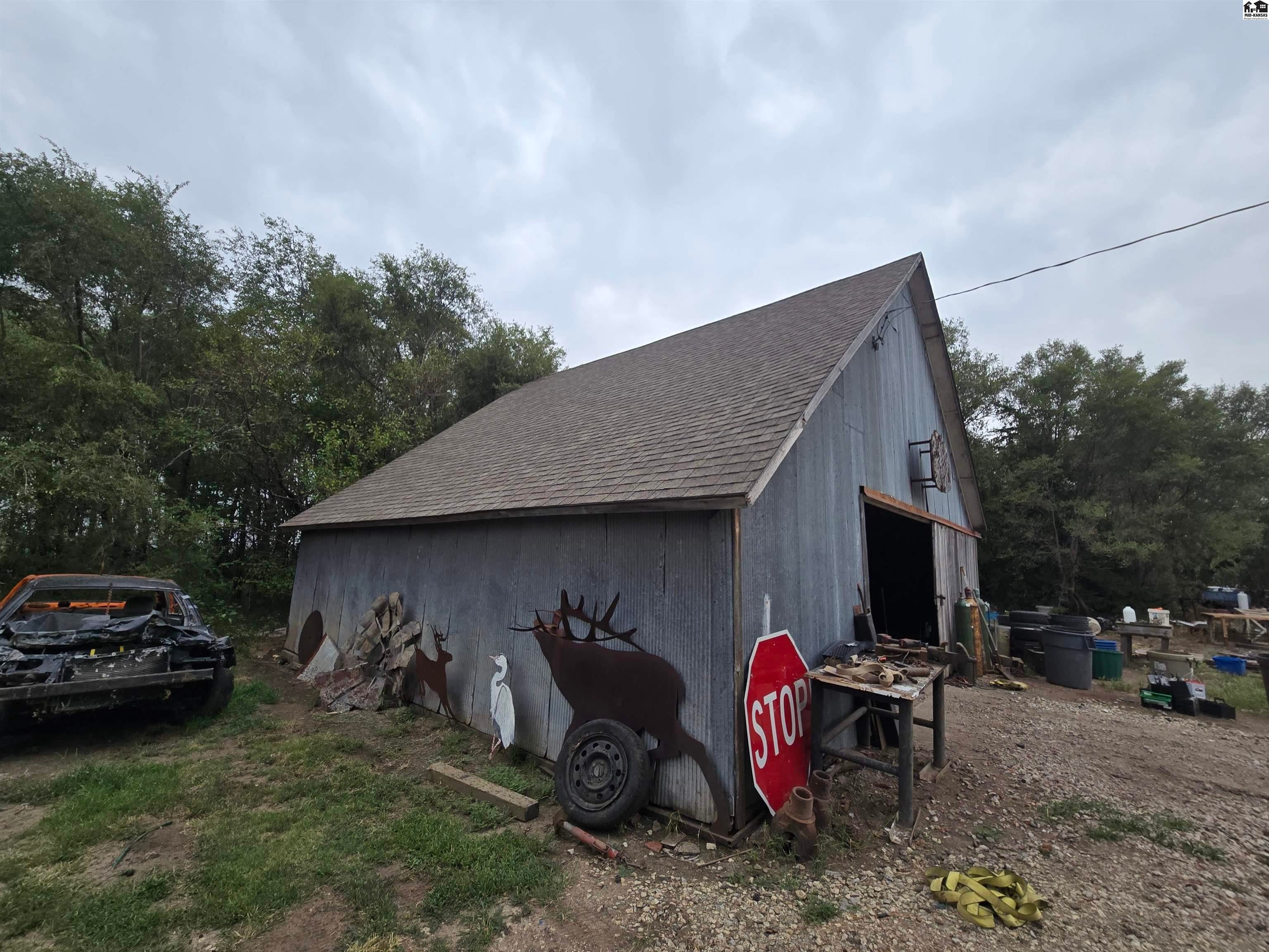 7304 North Rayl Road Buhler, KS 67522 - Photo 11 of 42 Gallery Image 11