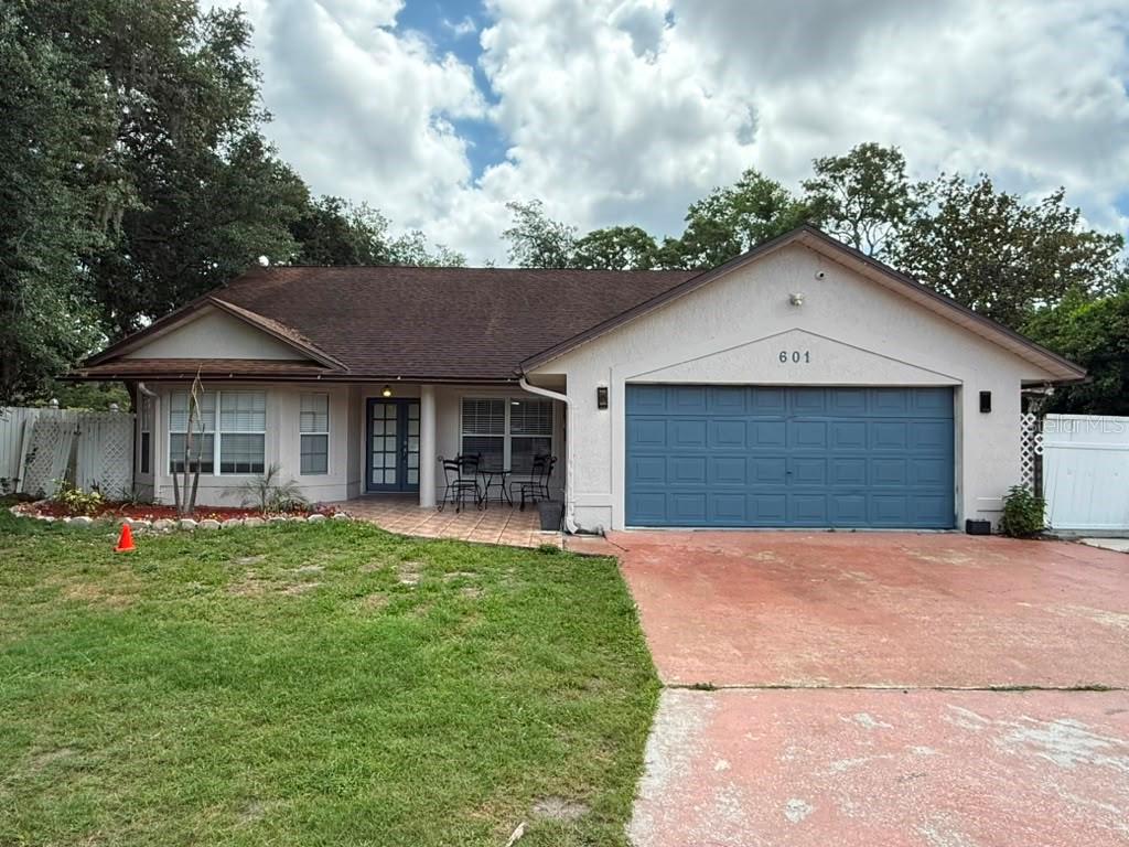 601 South Dean Road Orlando, FL 32825 - Photo 1 of 12