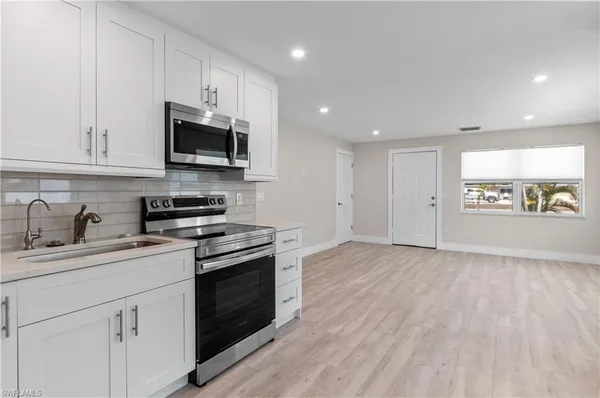 $3,000 | 2648 Van Buren Avenue, Naples, FL 34112