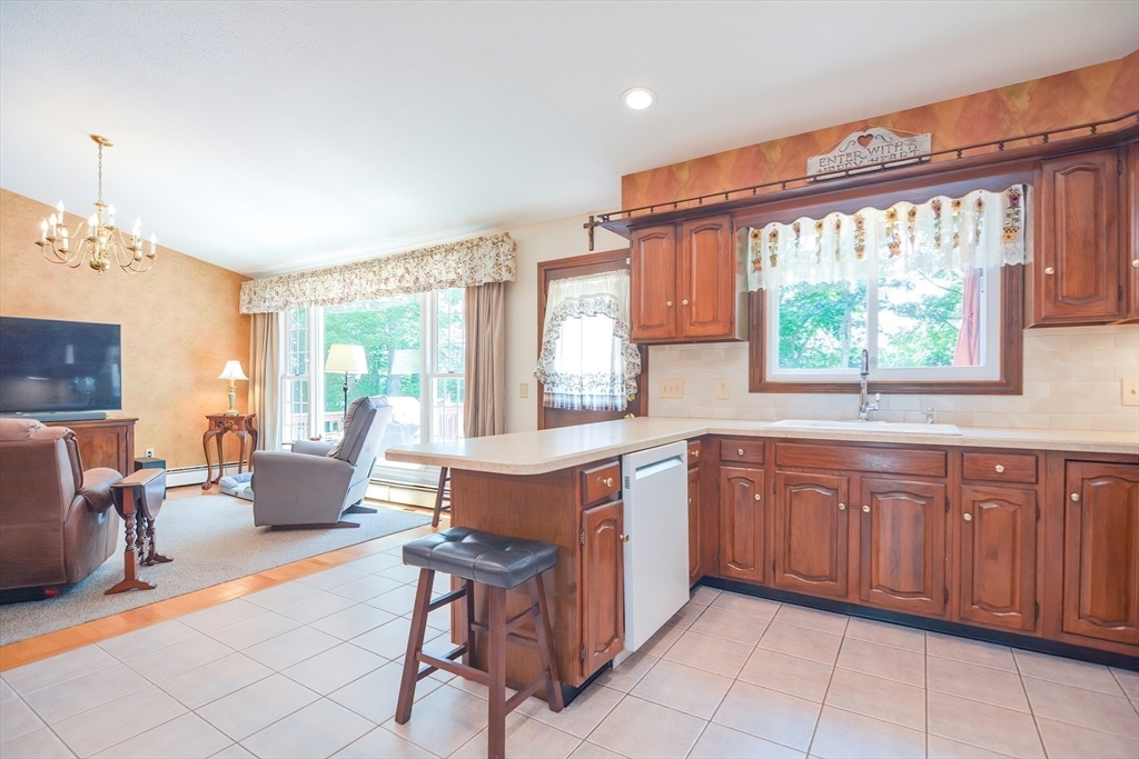 115 Highcrest Road Fall River, MA 02720 - Photo 8 of 38