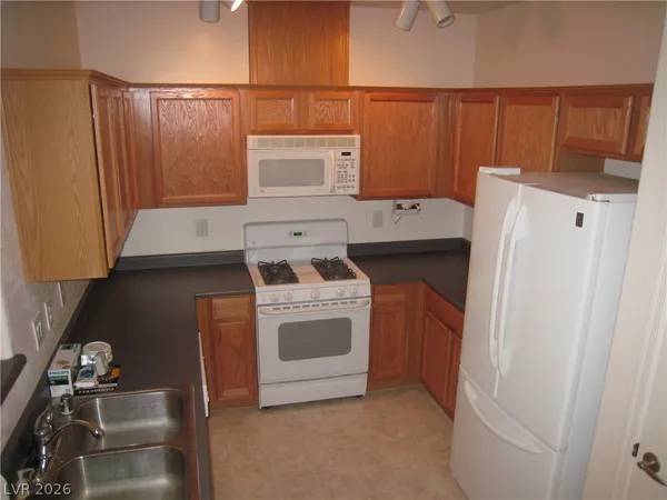 $1,600 | 6868 Sky Pointe Drive, Unit 2027, Las Vegas, NV 89131