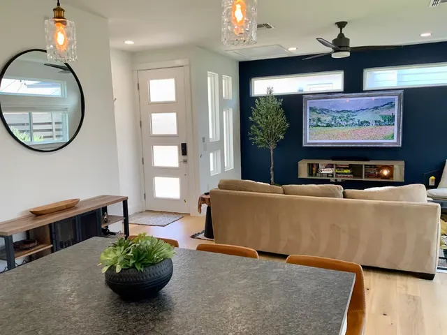 $3,000 | 6100 Ponca Street, Unit 2, Austin, TX 78741