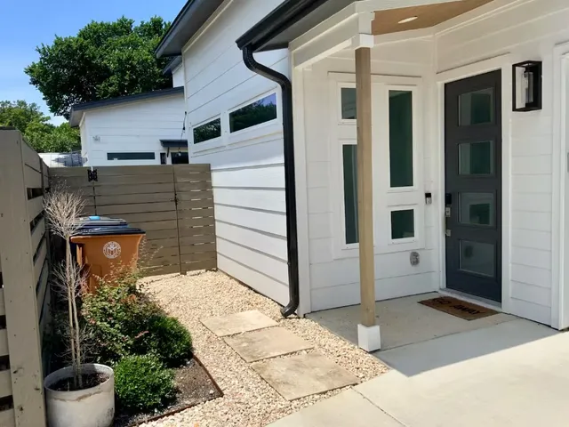 a view of a entryway of the house