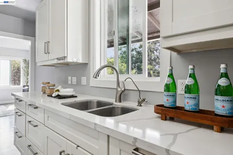 $680,000 | 25910 Westview Way, Hayward, CA 94542